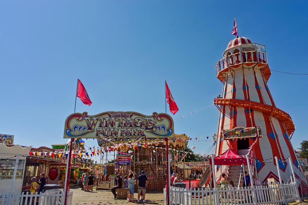 8 Berth Caravan For Hire At St Osyth Beach Ref 28047R Clacton-on-Sea Εξωτερικό φωτογραφία