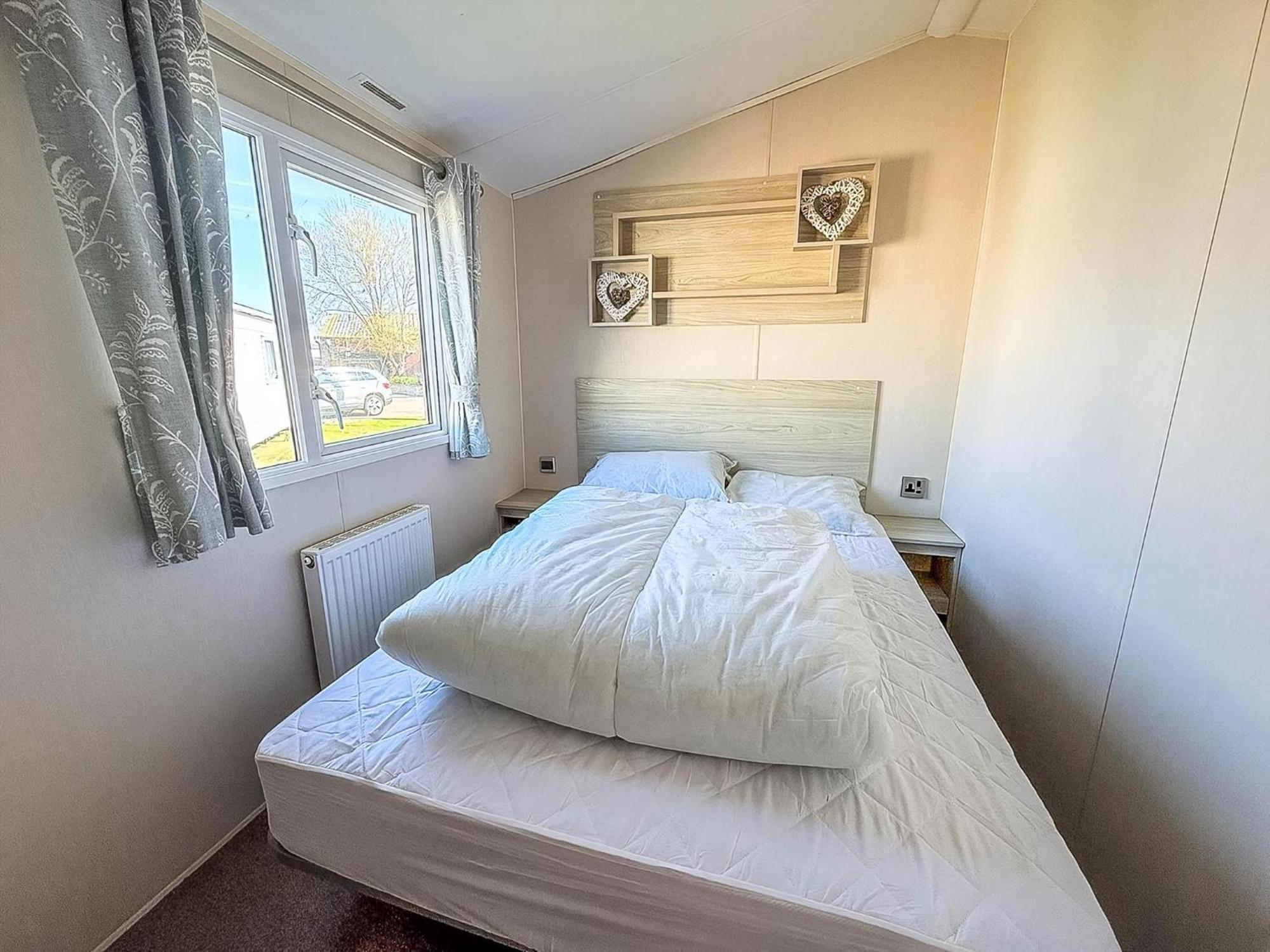 8 Berth Caravan For Hire At St Osyth Beach Ref 28047R Clacton-on-Sea Εξωτερικό φωτογραφία