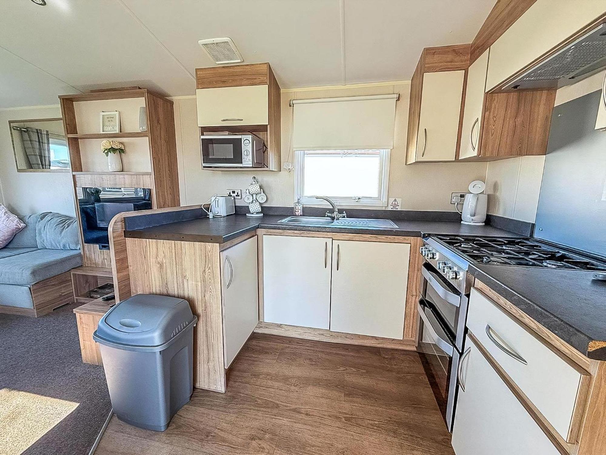 8 Berth Caravan For Hire At St Osyth Beach Ref 28047R Clacton-on-Sea Εξωτερικό φωτογραφία